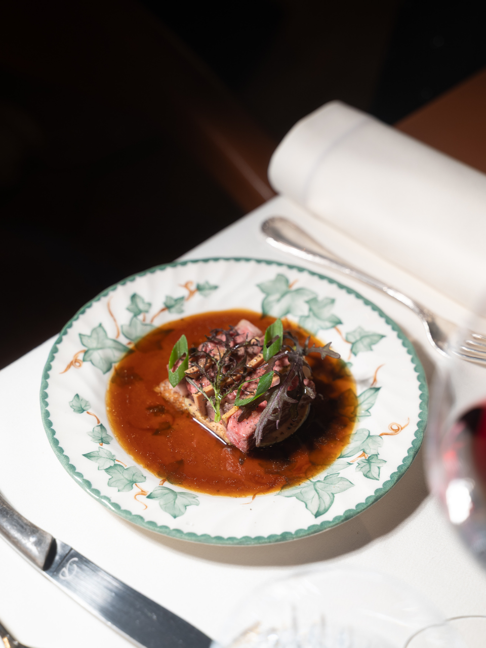 Boeuf Jersiais, fois gras de canard, jus épicé